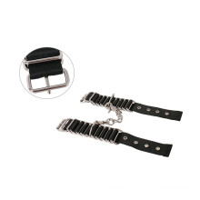 Bonne qualité Jouets érotiques Bondage Set Fetish Femme Cuir menottes Strapon